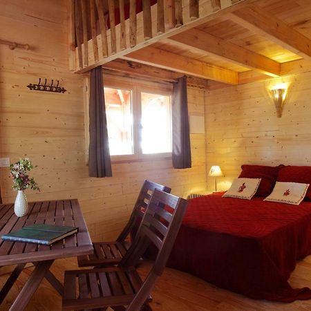 Les Cabanes Des Benauges Arbis エクステリア 写真