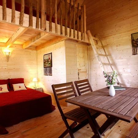 Les Cabanes Des Benauges Arbis エクステリア 写真