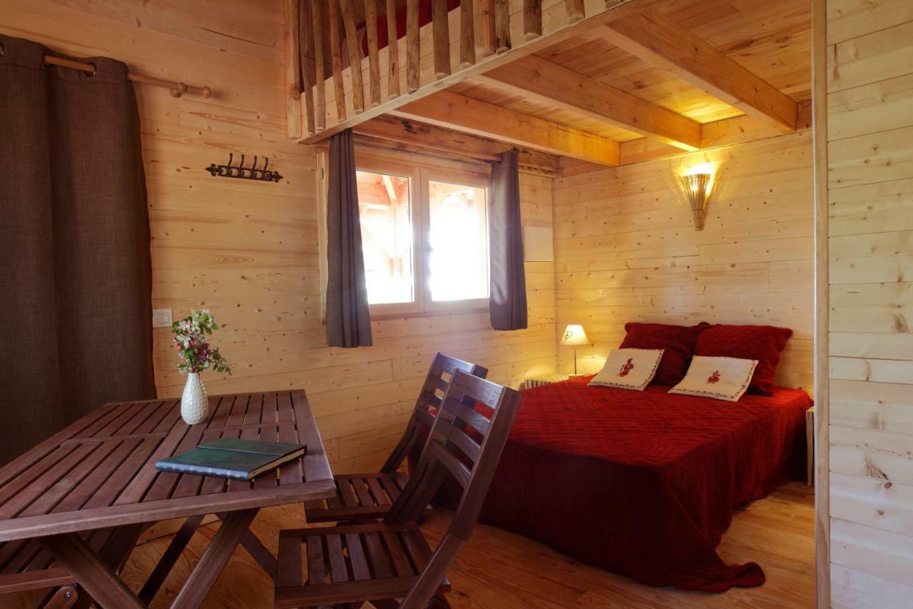 Les Cabanes Des Benauges Arbis エクステリア 写真