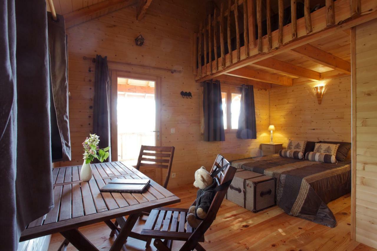 Les Cabanes Des Benauges Arbis エクステリア 写真